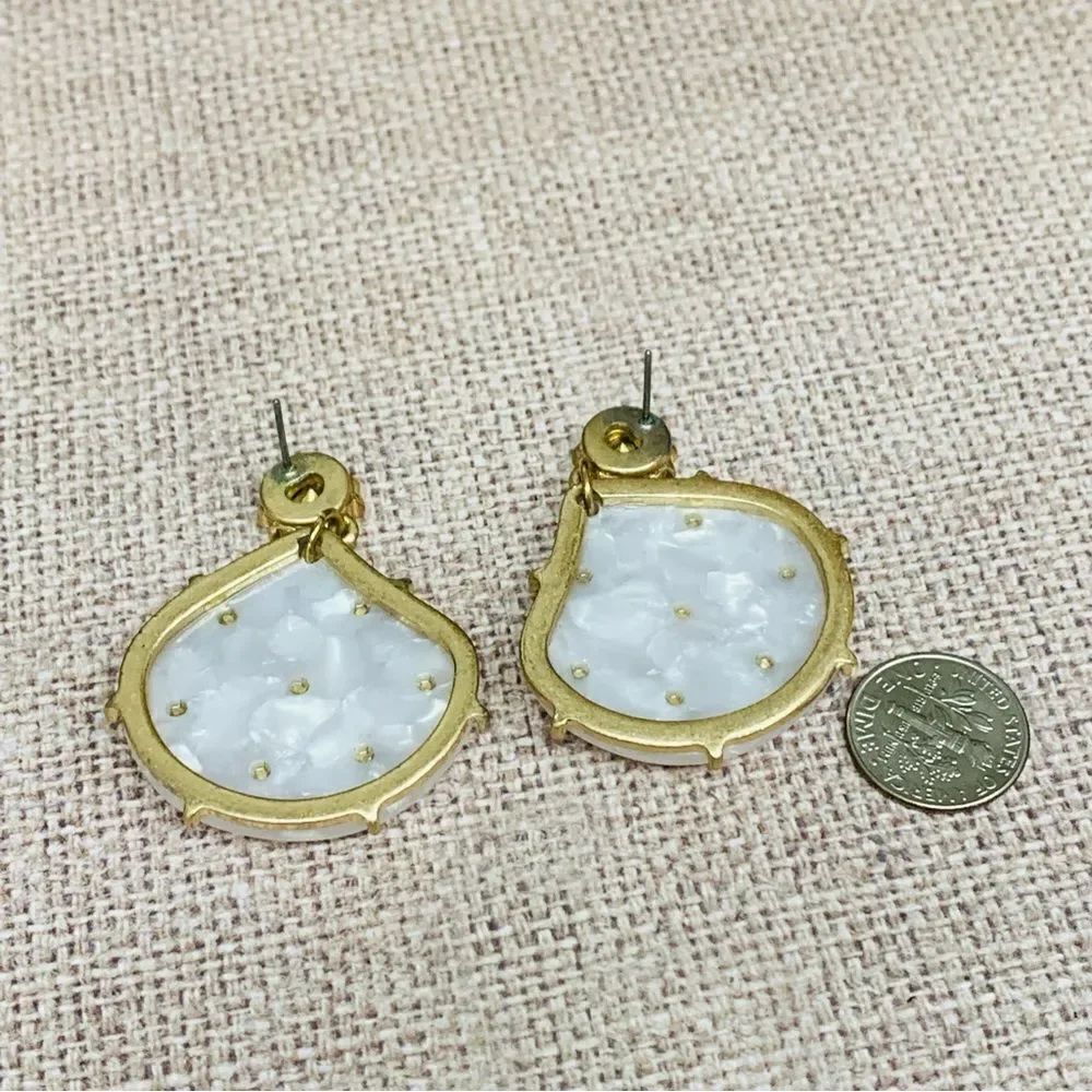 ‎Acrylic Mother of Pearl Crystal Gold Earrings